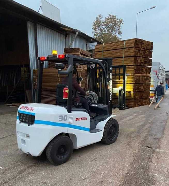 تاجير معدات ثقيله رافعات شوكية