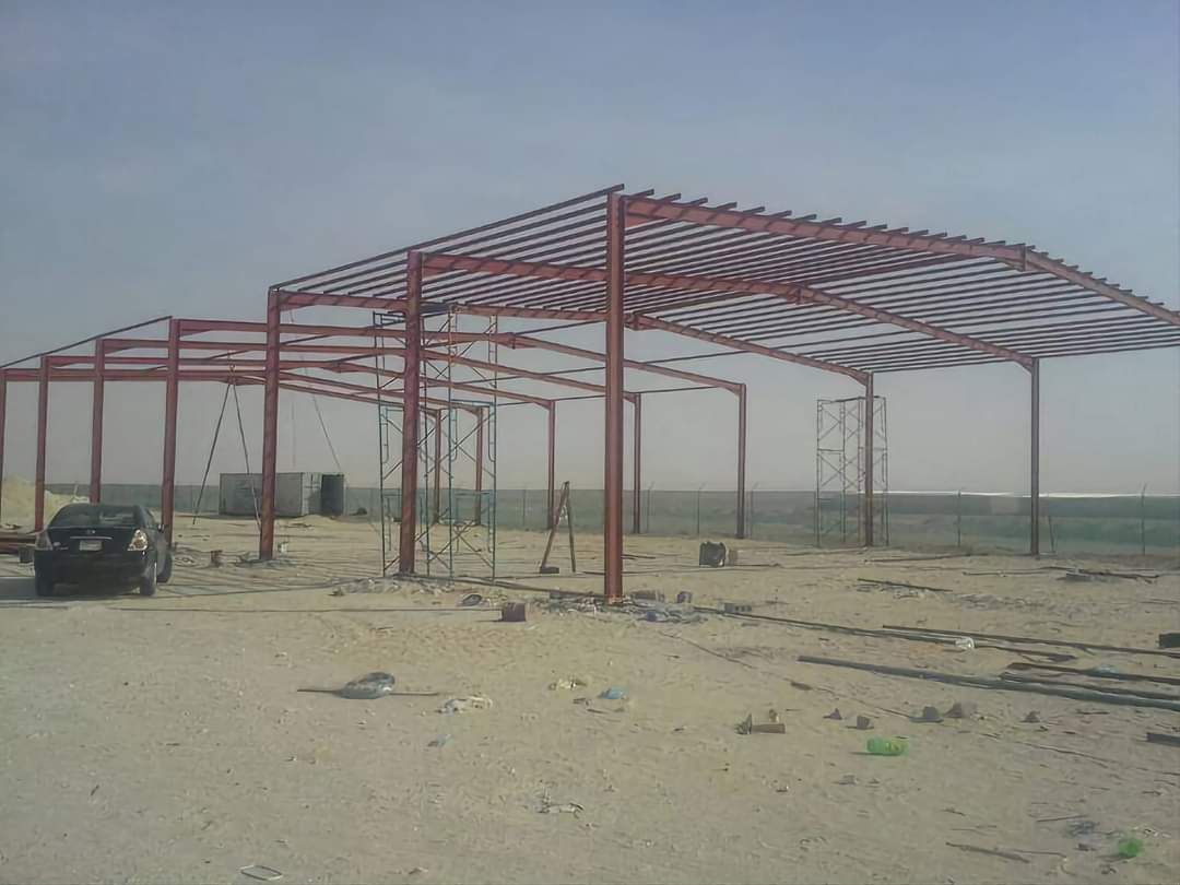 هناجر ومظلات وسواتر