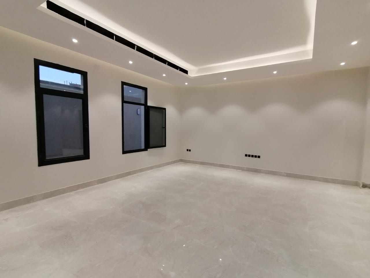 للبيــــــــع فيلا مساحة ٤٣٥ حي العارض