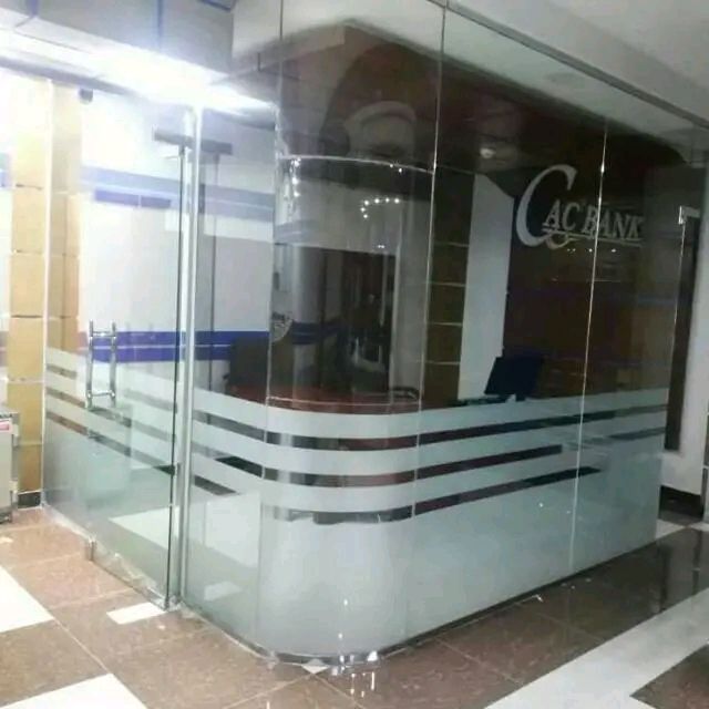 جزاز سكريت وجميع اعمال الألمنيوم والاستيل ولكلادنج