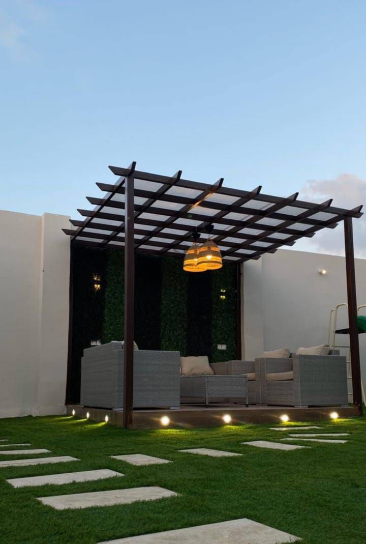 مظلات وسواتر وهناجر