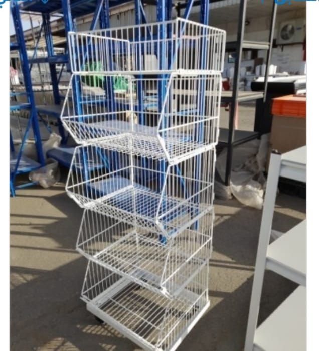 رفوف بجميع انواعها وكذالك طبالي وعربات تسوق وكاشيرات بقاله