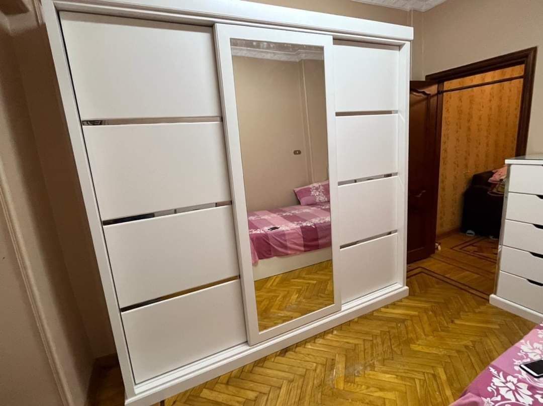 معلم دهان أنواع الخشب ابواب وغرف وديكور ومطبخ ونجار ابواب