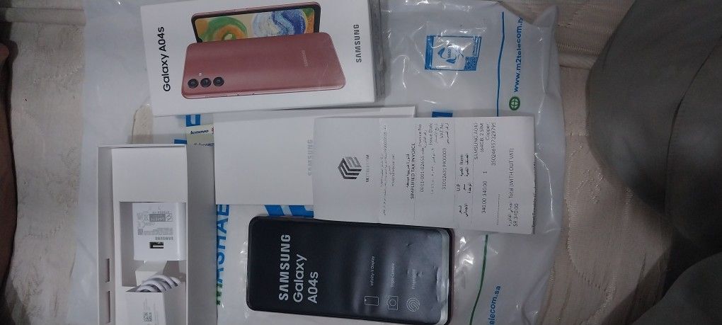 Sumsung a04s new mobile. Not us. Orignol vitname. Sr. 400. 8gb. 64 gb