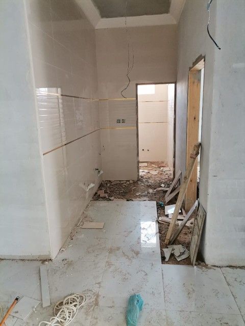 مبلط سيراميك ورخام بالرياض