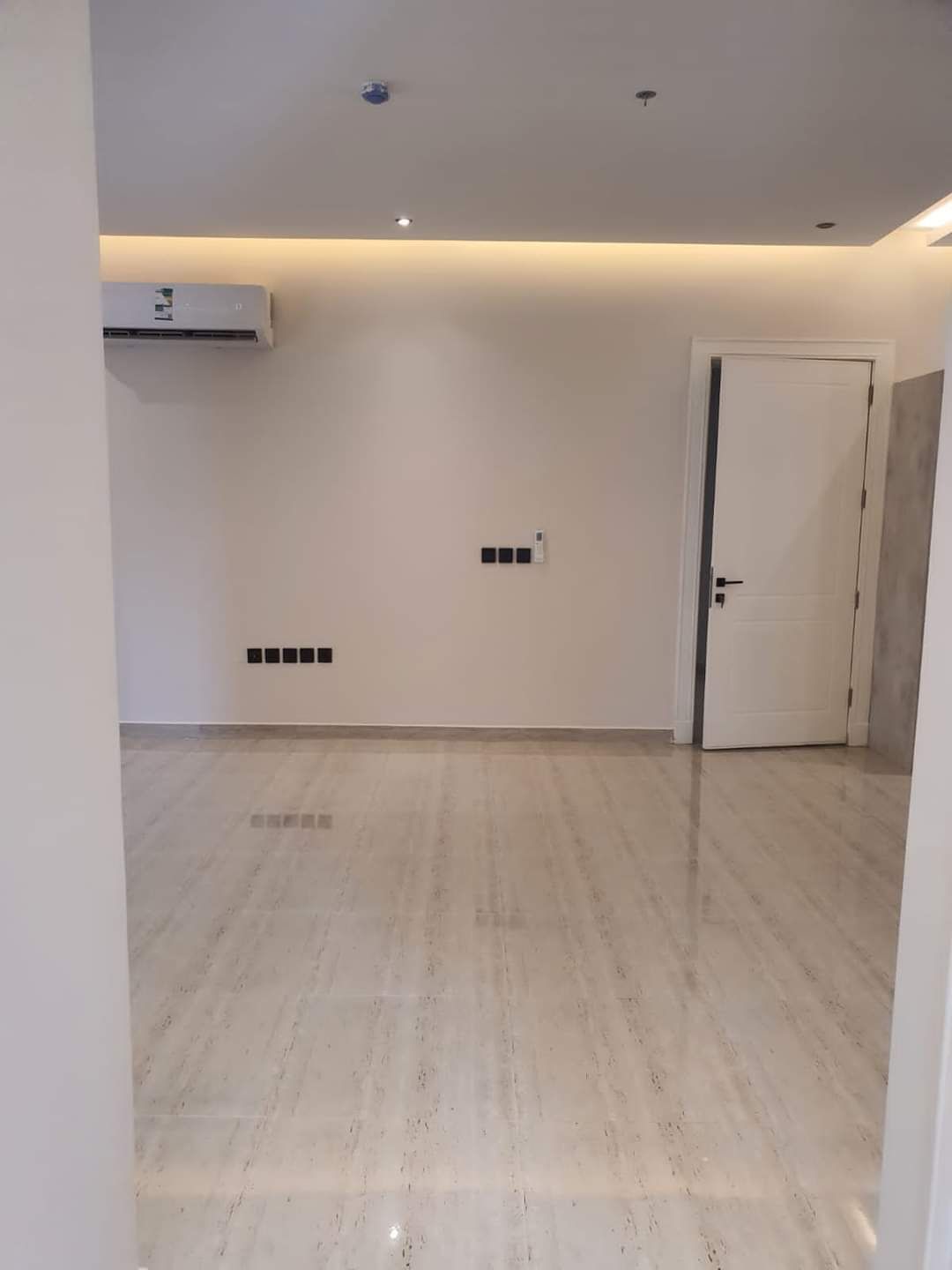 عامل دهانات بالرياض