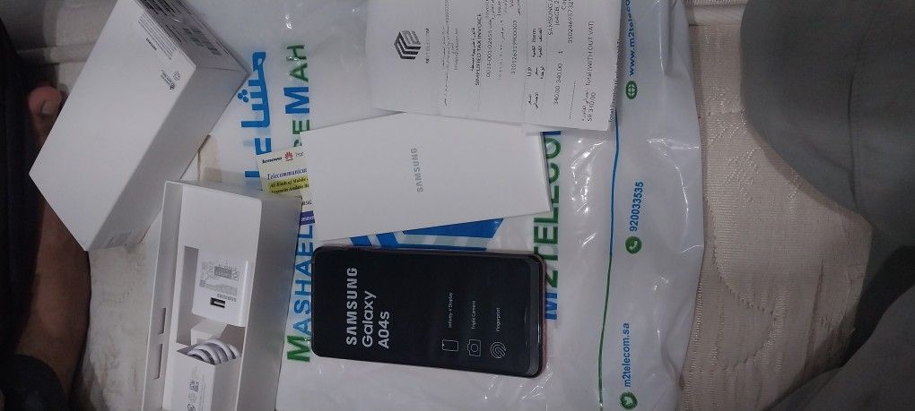Sumsung a04s new mobile. Not us. Orignol vitname. Sr. 400. 8gb. 64 gb