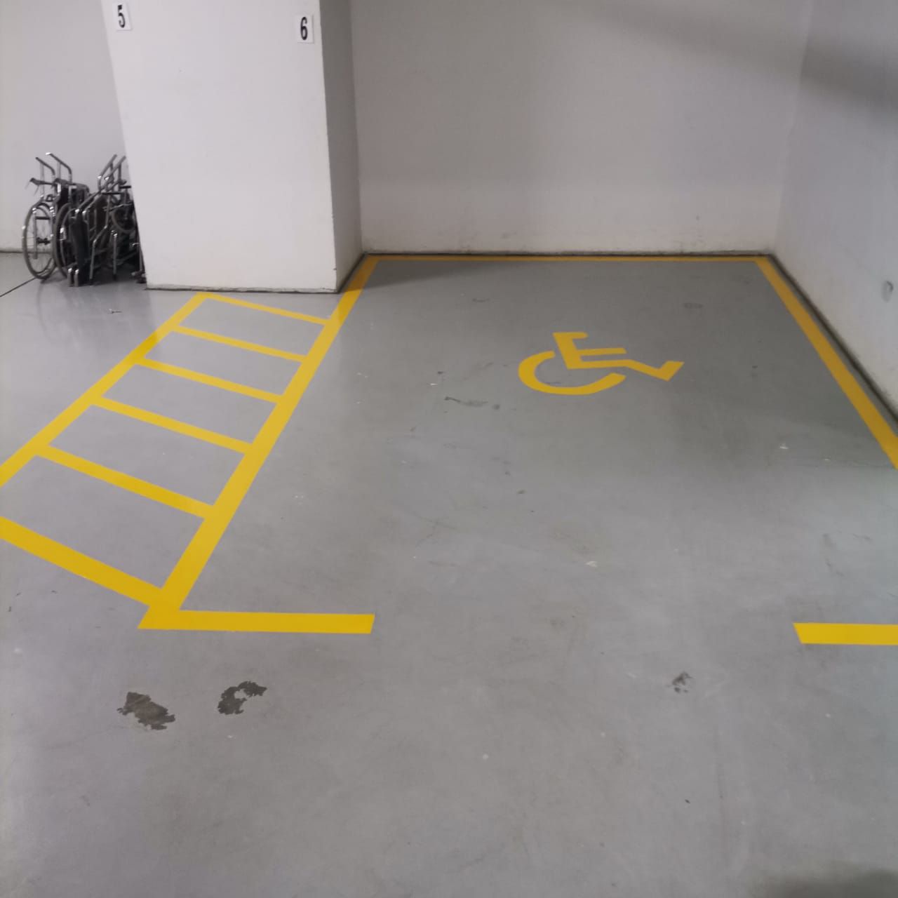 متواجد في مكه المكرمه وجده