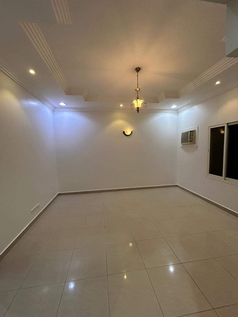 عامل دهانات بالرياض