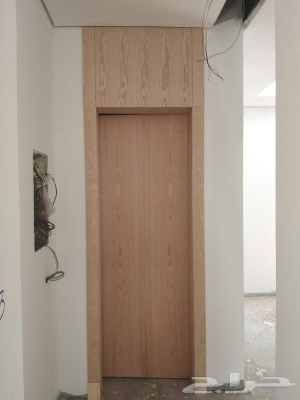 تصنيع وتركيب جميع انواع الأبواب الخشبية وجميع الديكورات بأسعار مميزه ومواصفات جديده للتواصل 0599604790