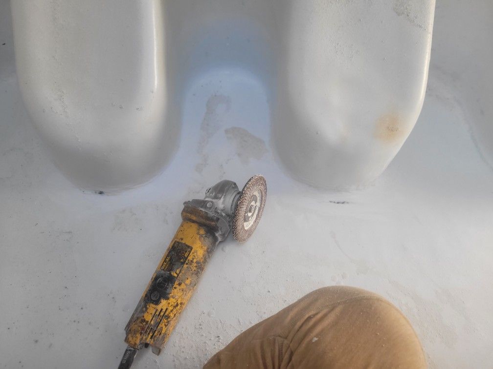 إصلاح ولحام خزانات المياه البلاستيك والفيبر جلاس