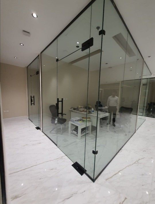 زجاج سكريت ومرايا بالرياض