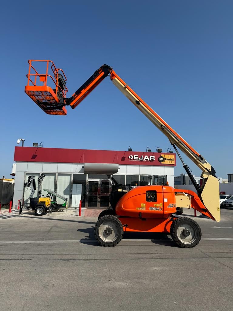 رافعات شوكيه للايجار