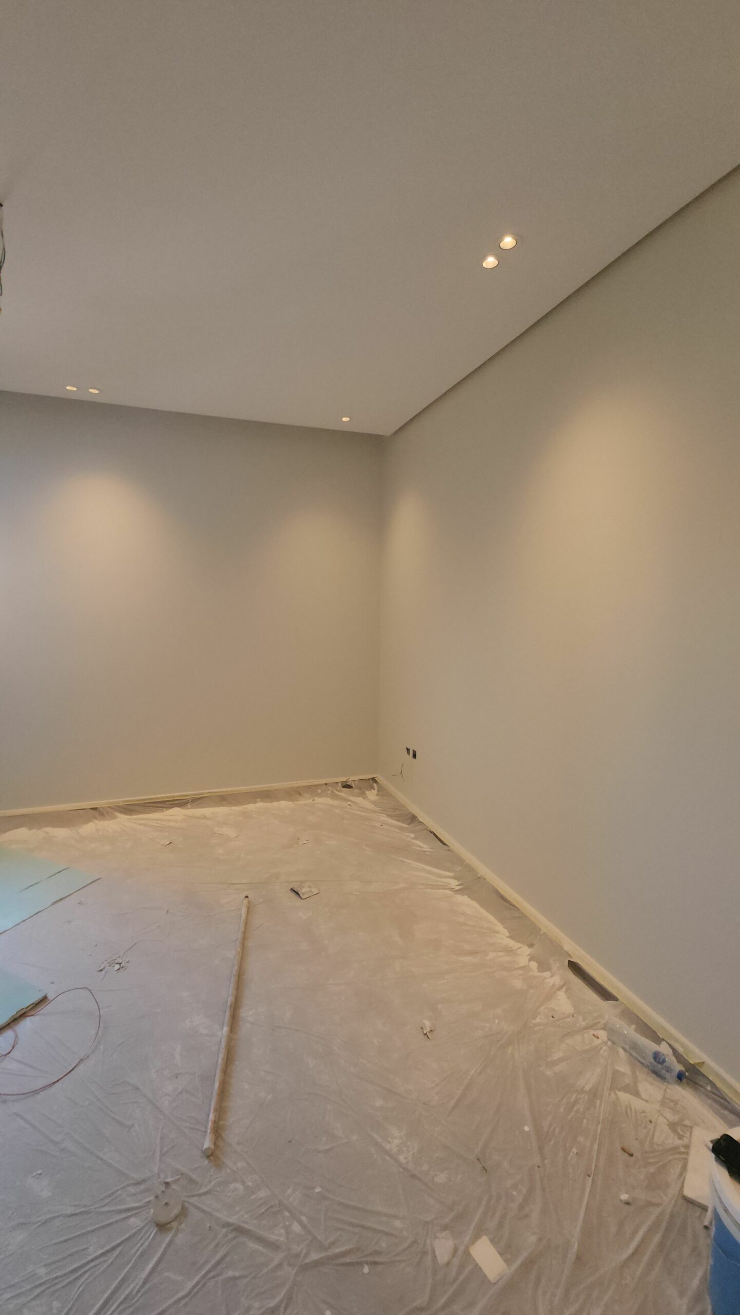 معلم دهانات جده معلم بويات بجده وديكورات ٠٥٠٧٨٣٦٠٠