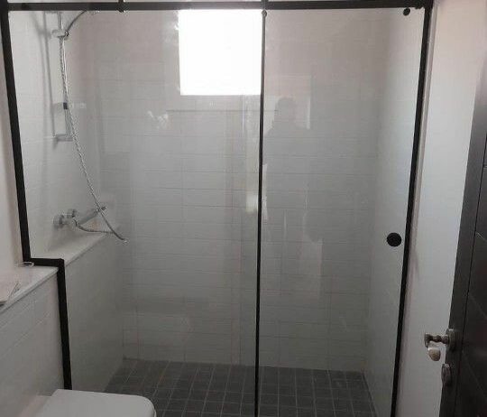 زجاج سكريت ومرايا بالرياض