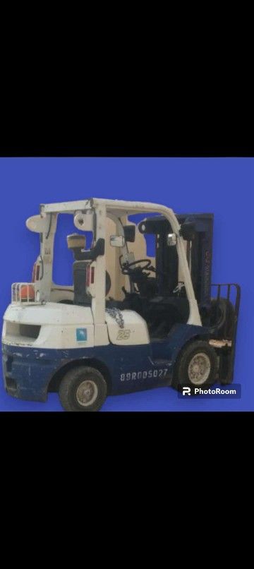 فوركلفت للإيجار بجميع انواعها وأحجامها