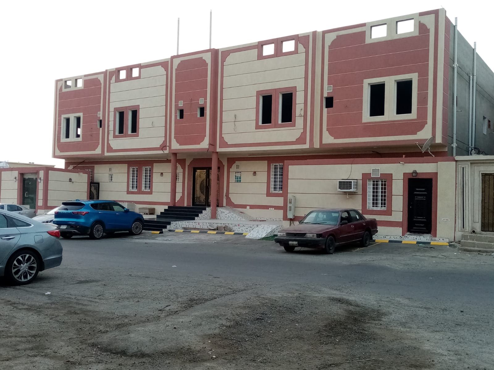 ديكورات خارجية لياسه ملونه وكسر رخام بجميع الاشكال