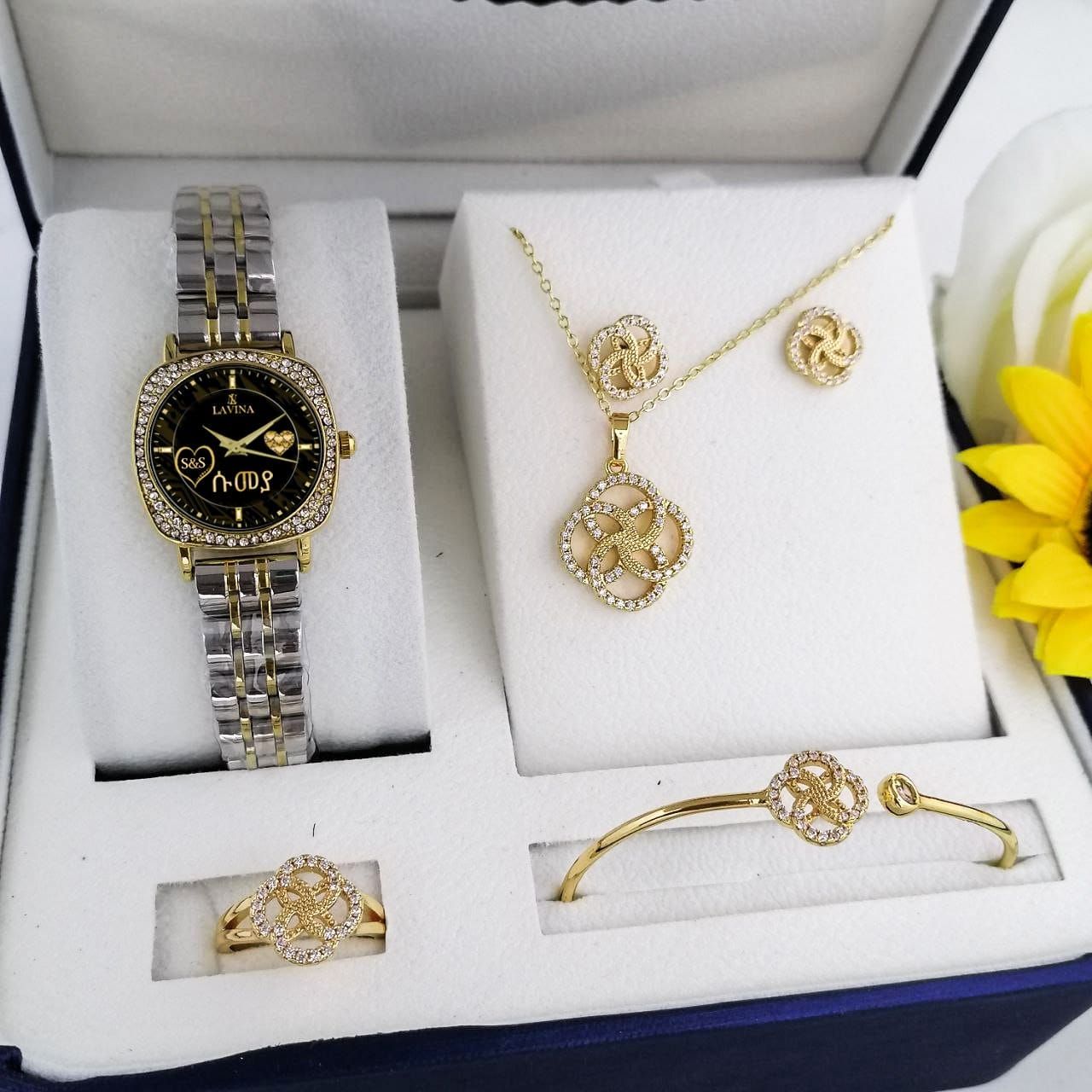 عرض خاص نقدم لكم اقواقوئ التصاميم الجديده للساعات