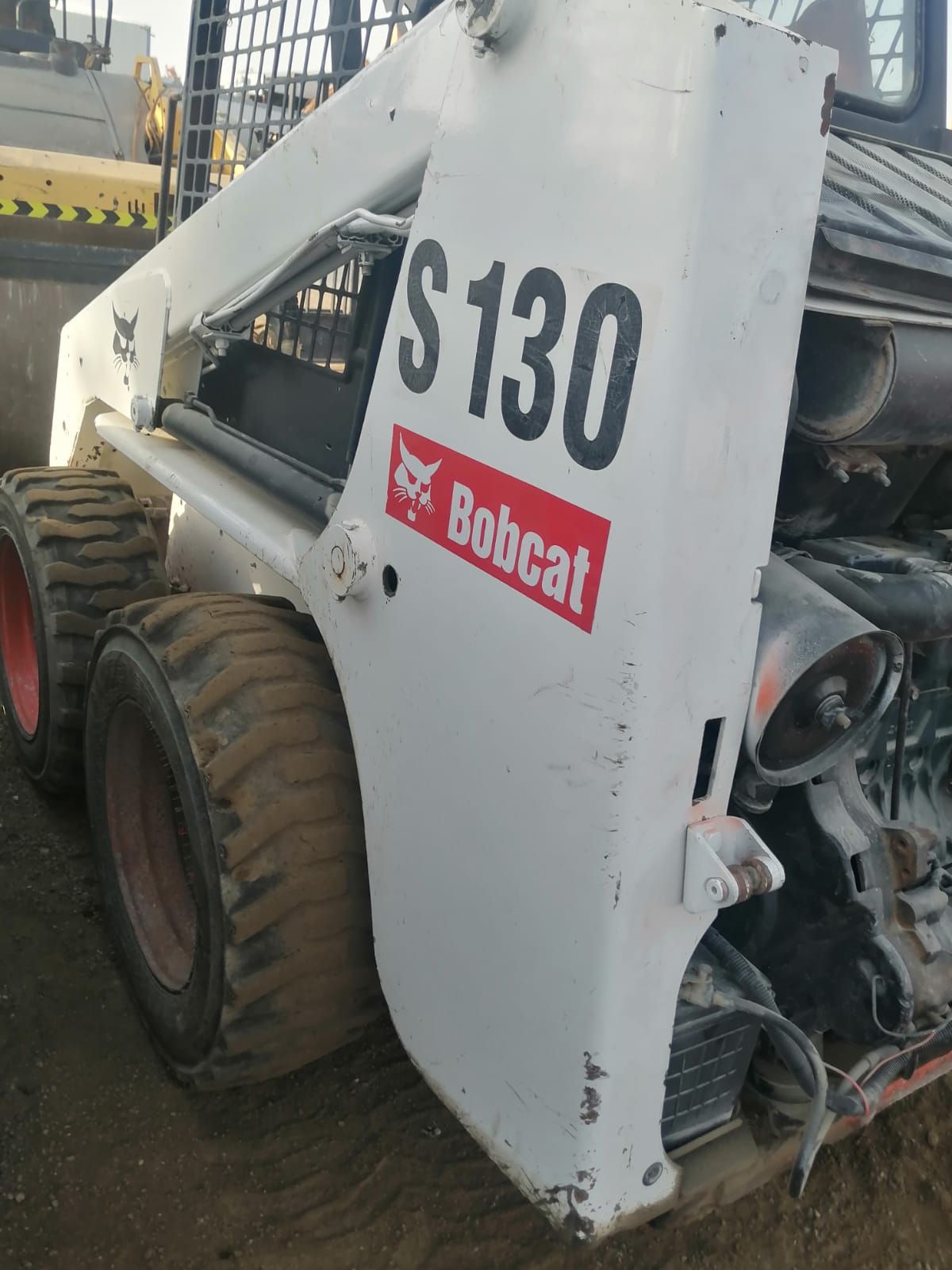 لايجار جميع انواع المعدات الثقيله رافعات شوكيه مير