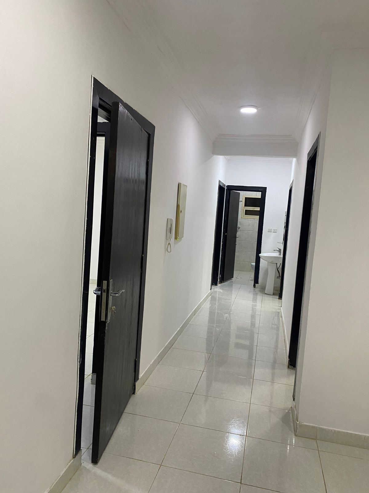 السلام عليكم شقة حي العزيزية جدة