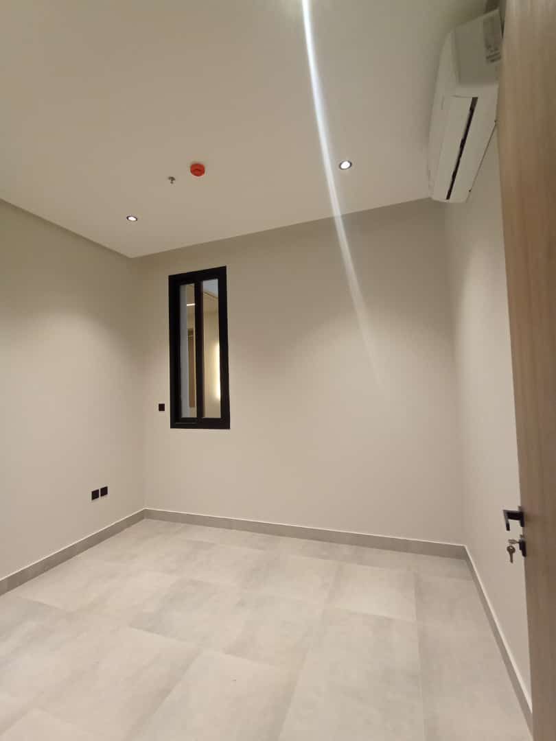 شقة فاخرة للايجار الرياض حي قرطبه المساحه 180 م مك