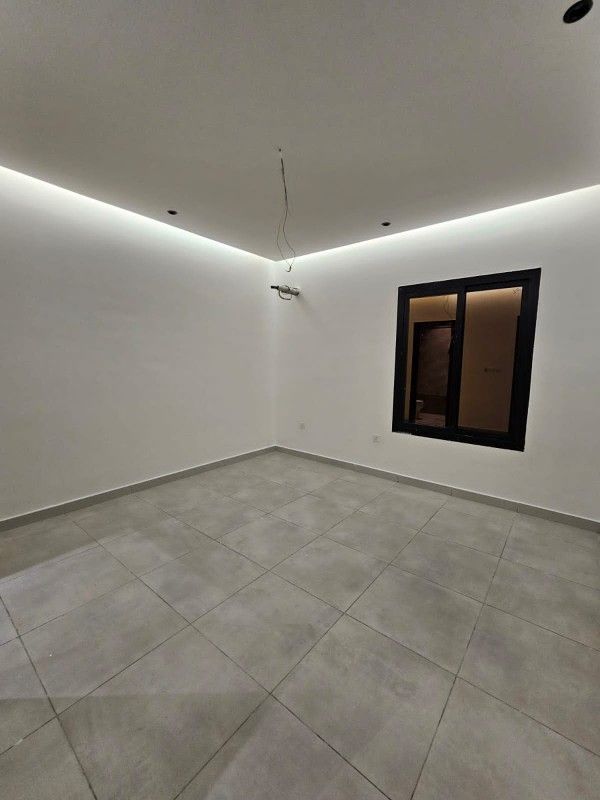 4غرف مساحة كبيرة حي الريان جده السعر 409