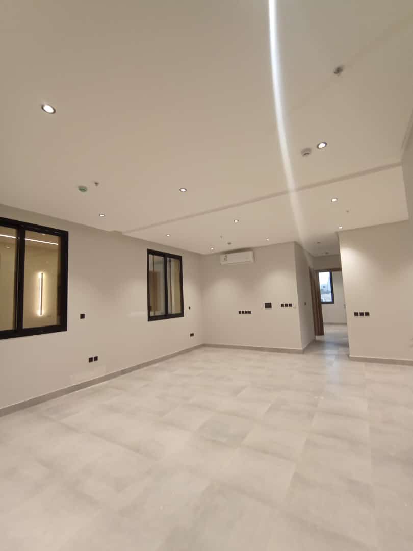 شقة فاخرة للايجار الرياض حي قرطبه المساحه 180 م مك