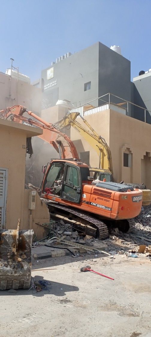 هدم وإزالة المباني والحفر