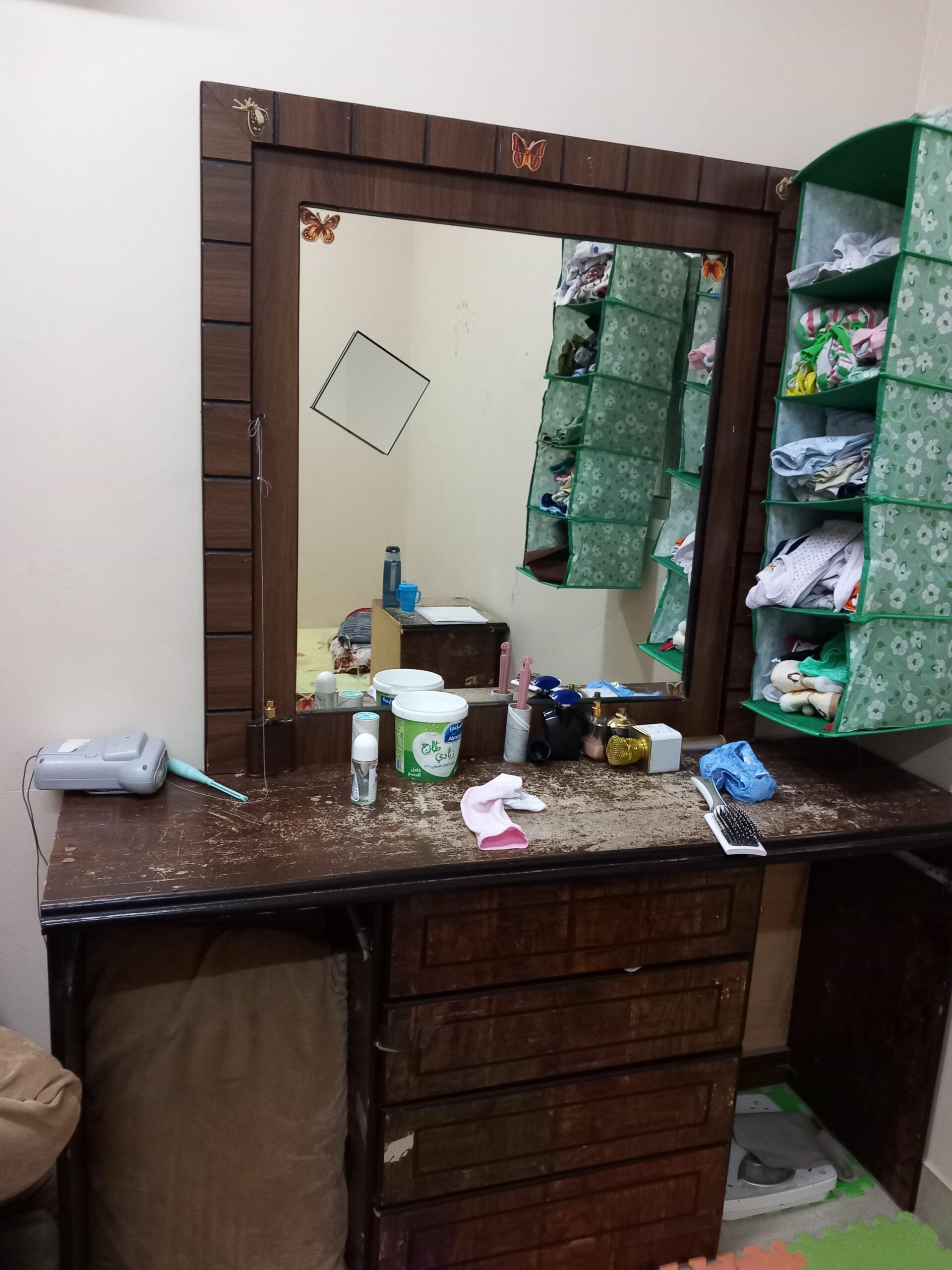 غرفة نوم نفر ونص وطني ٤٠٠ ريال مه مرتبة ولباد