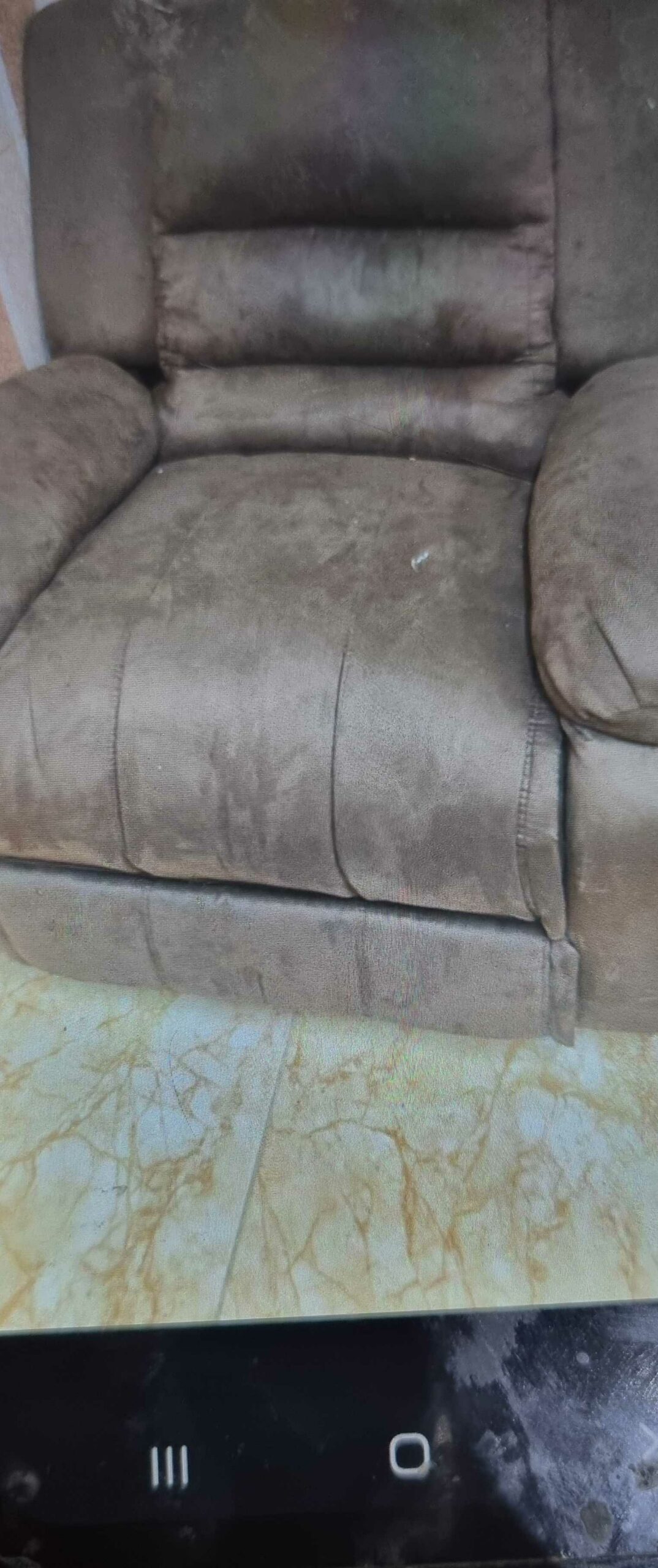 كنبه كرسي ويطللع على شكل سرير