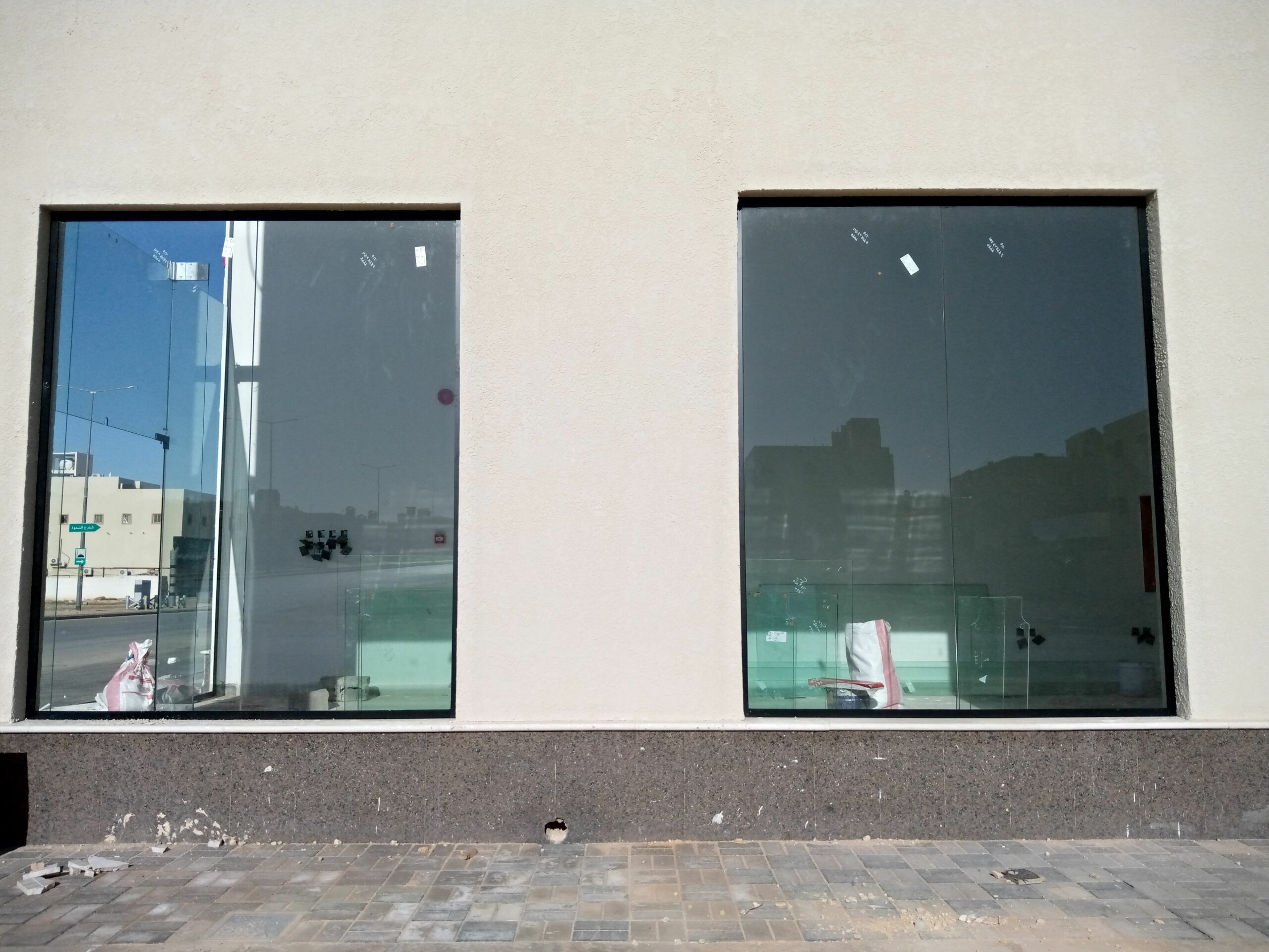 توريد وتركيب جميع انواع الزجاج للتواصل0537628806