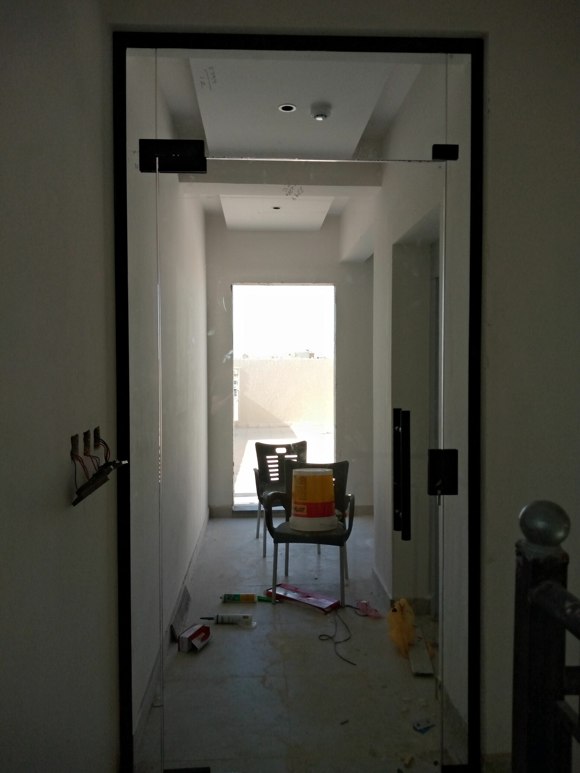 تفصيل وتركيب زجاج بانواعه_ استركشر_شاور_مراياء بان