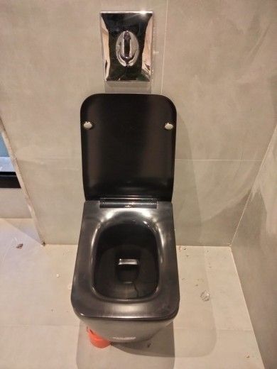 سباك وكهربائي