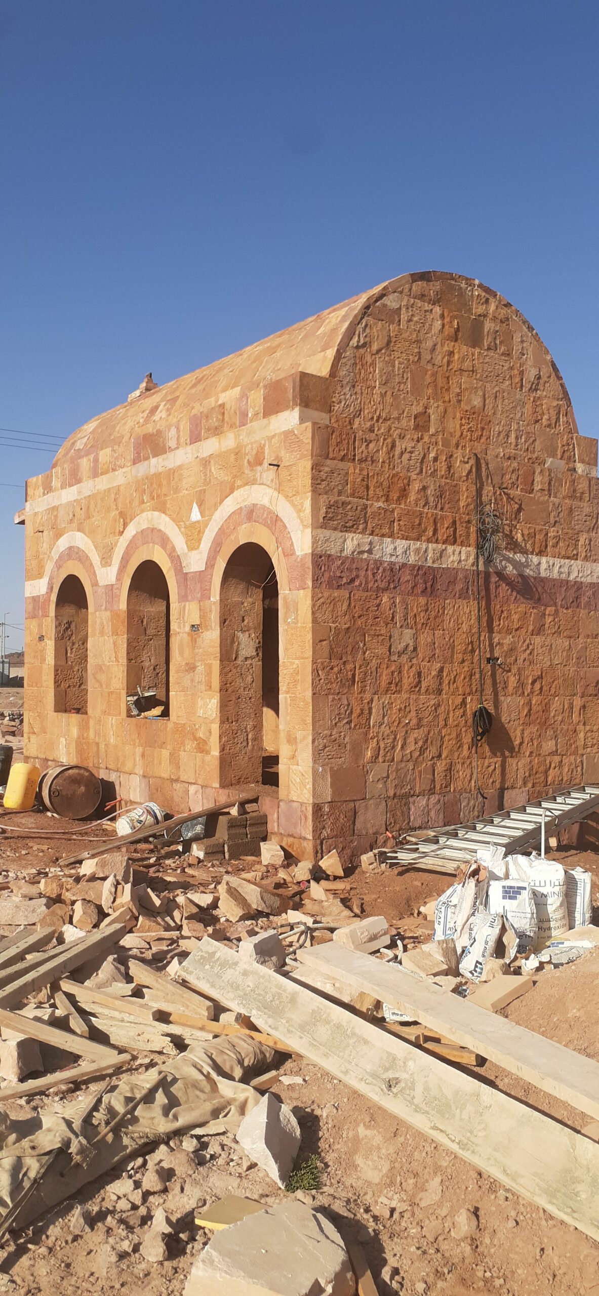 مقاول مباني حجر مجالس بوابات مجالس مشبات بيوت ربرا