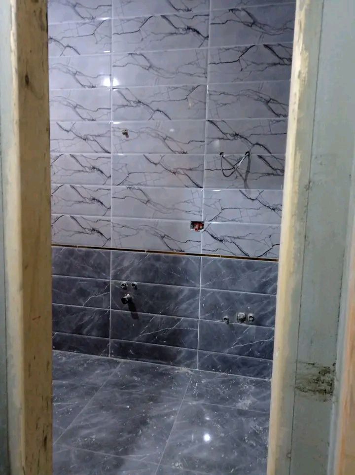 المقاول عمران صادق .