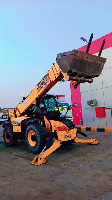 متوفر لدينا للايجار الشهري واليومي رافعات JCB مرلو