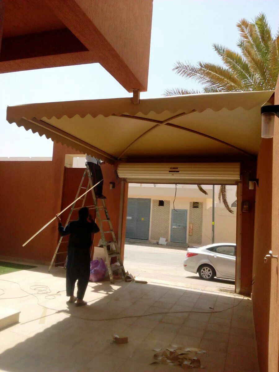 مظلات وسواتر