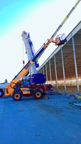 متوفر لدينا للايجار الشهري واليومي رافعات JCB مرلو